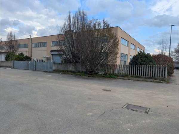 capannone in vendita a Vaprio d'Adda