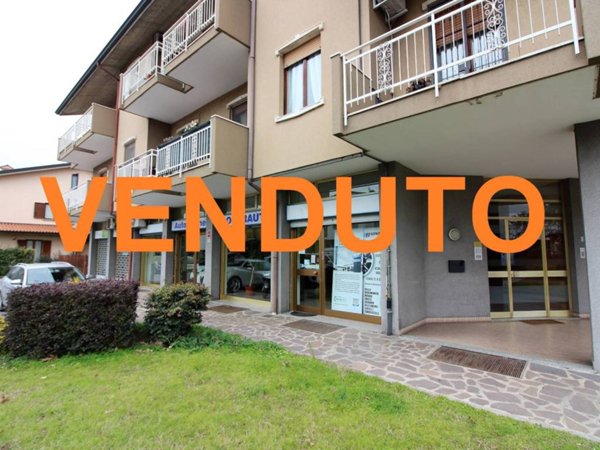 negozio in vendita a Vaprio d'Adda