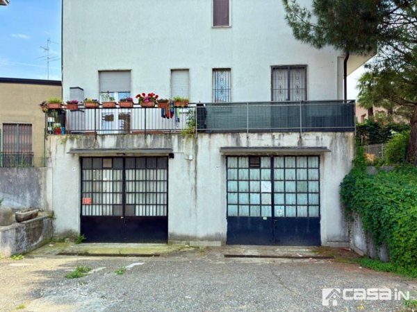locale commerciale in vendita a Vaprio d'Adda