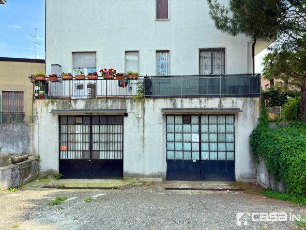 locale commerciale in vendita a Vaprio d'Adda