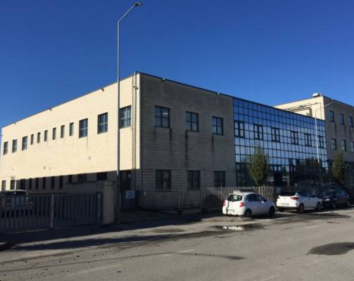 negozio in vendita a Vaprio d'Adda