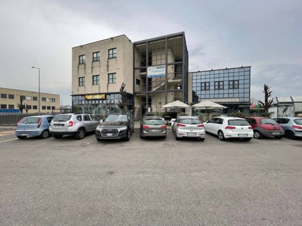 ufficio in vendita a Vaprio d'Adda