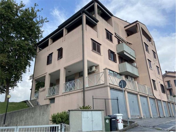 negozio in vendita a Vaprio d'Adda