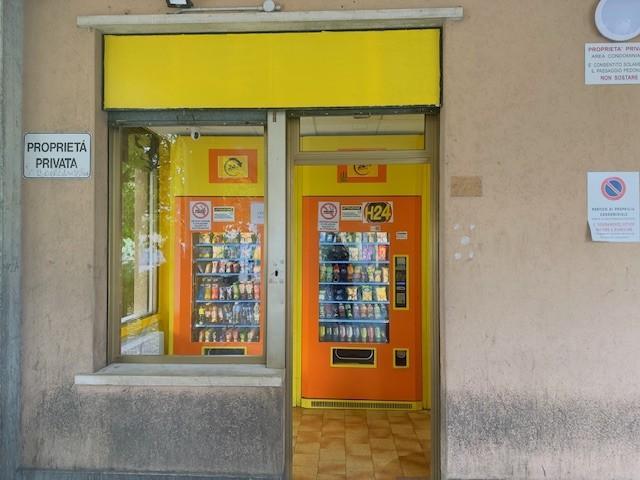 locale commerciale in vendita a Vaprio d'Adda