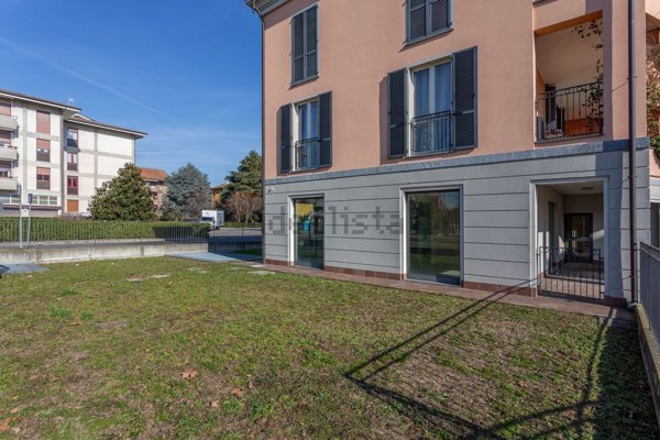ufficio in vendita a Vaprio d'Adda