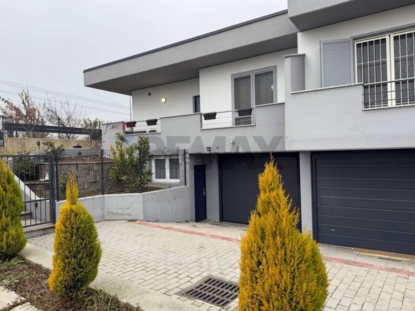 casa indipendente in vendita a Vaprio d'Adda