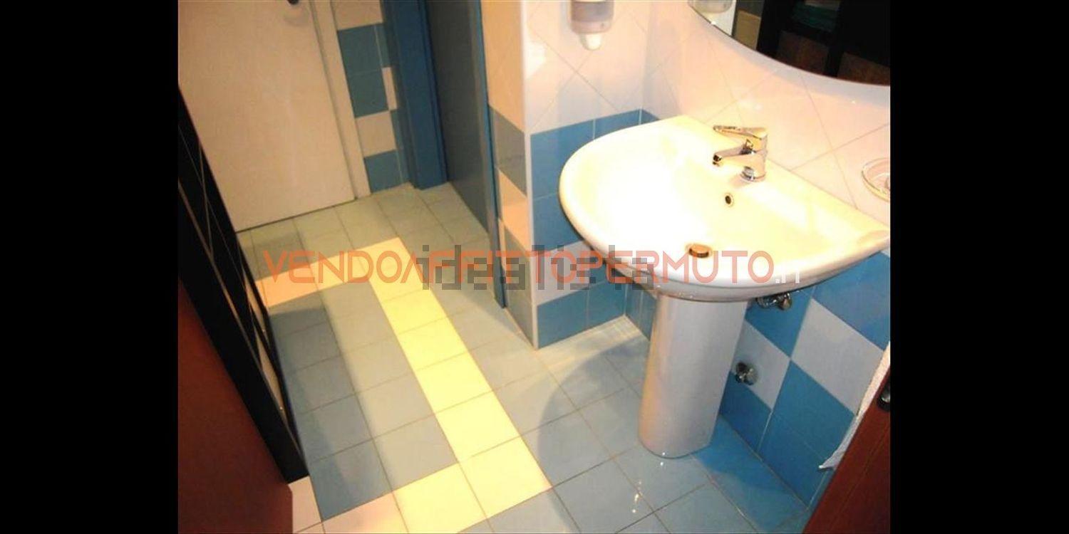 ufficio in vendita a Vaprio d'Adda