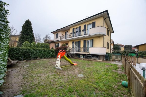 appartamento in vendita a Vaprio d'Adda