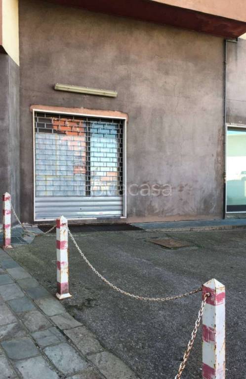 negozio in vendita a Vaprio d'Adda