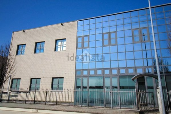 ufficio in vendita a Vaprio d'Adda