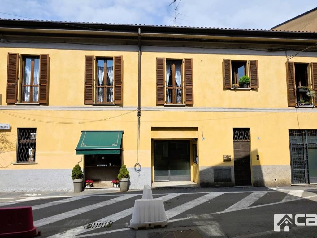 negozio in vendita a Vaprio d'Adda
