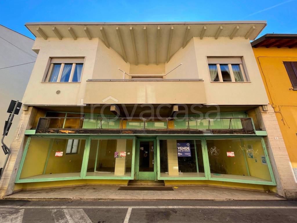 negozio in vendita a Vaprio d'Adda