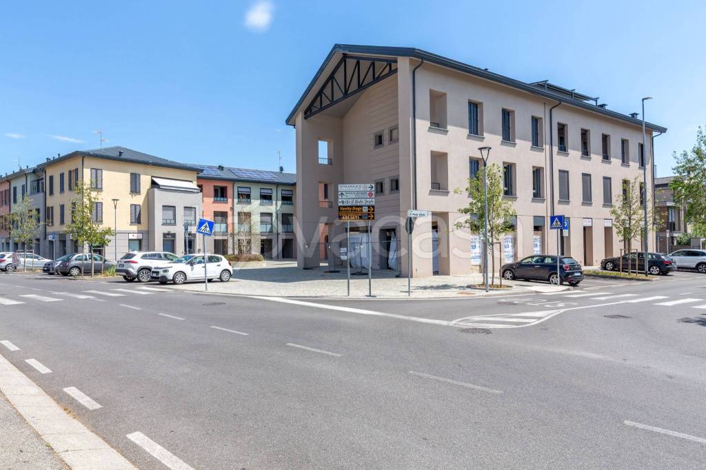 negozio in vendita a Vaprio d'Adda