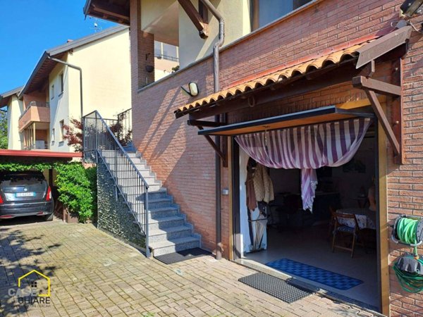 appartamento in vendita a Vernate in zona Pasturago