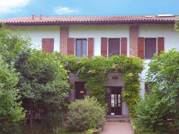 casa indipendente in vendita a Vernate