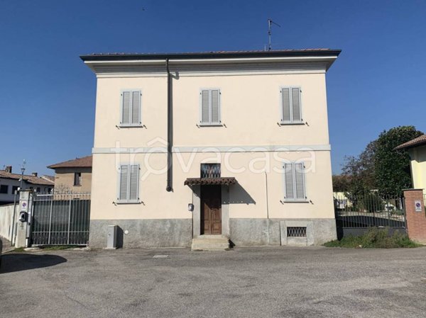 casa indipendente in vendita a Vernate in zona Pasturago