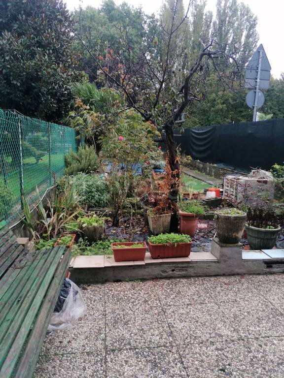 casa indipendente in vendita a Vernate in zona Pasturago
