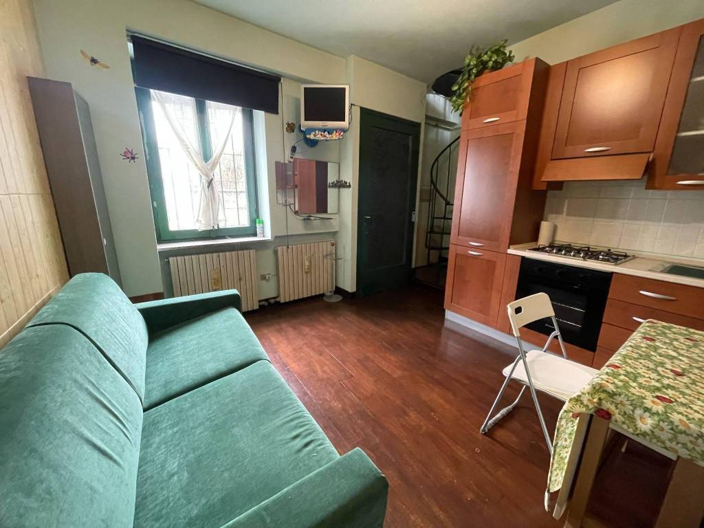 appartamento in vendita a Vernate in zona Moncucco