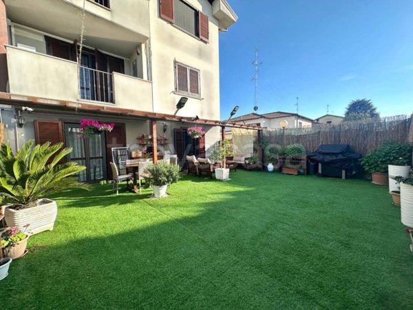 appartamento in vendita a Vernate in zona Coazzano