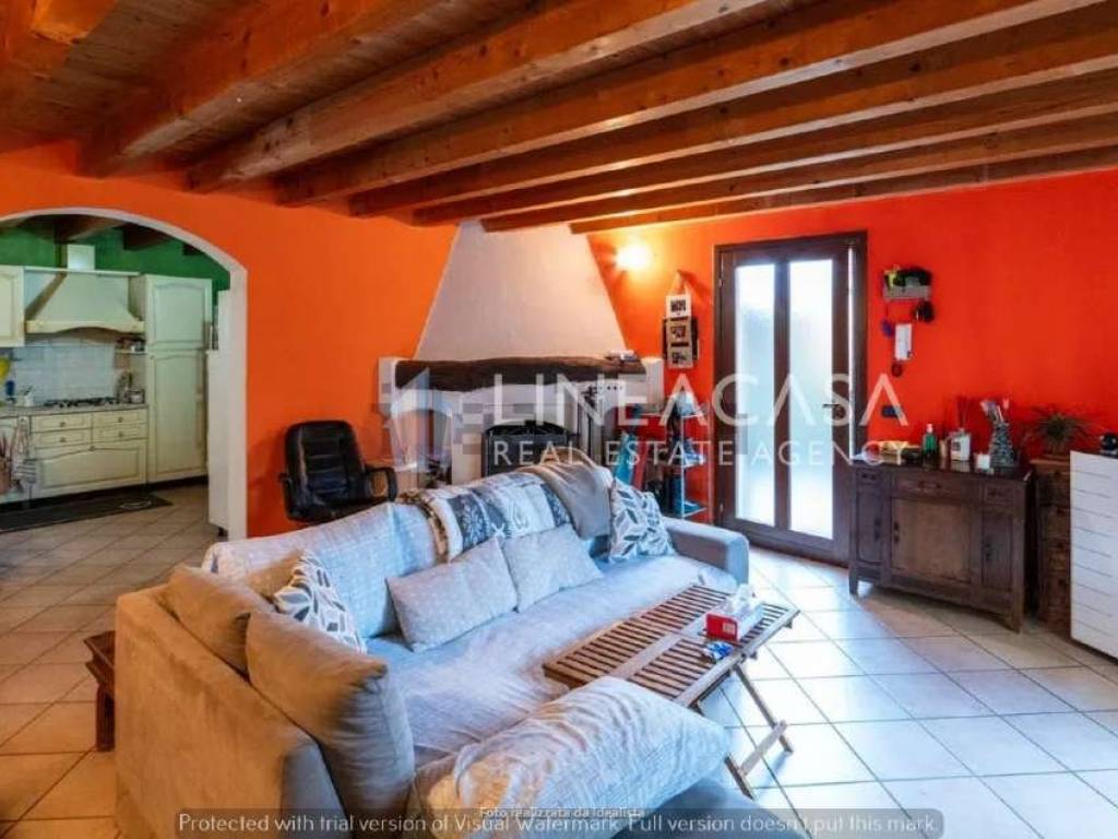 appartamento in vendita a Vernate in zona Moncucco
