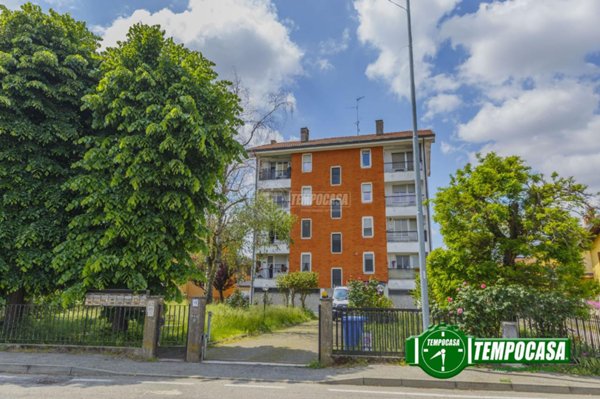 appartamento in vendita a Vernate in zona Pasturago