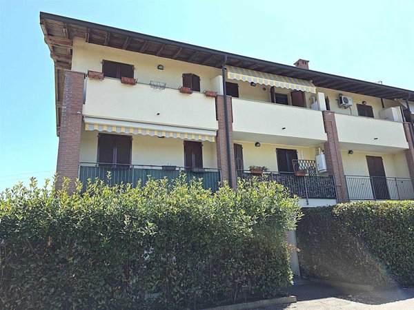 appartamento in vendita a Vernate