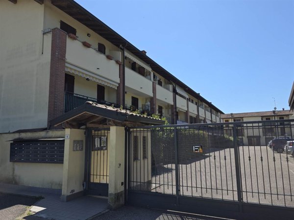 appartamento in vendita a Vernate