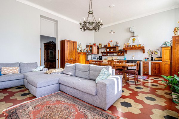 casa indipendente in vendita a Vernate in zona Moncucco