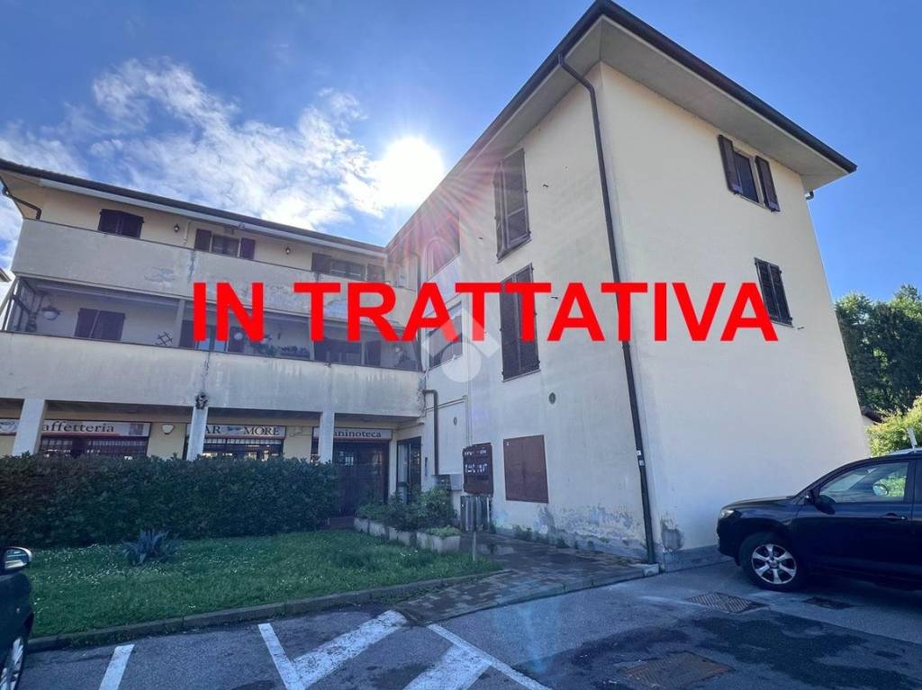 appartamento in vendita a Vernate in zona Pasturago