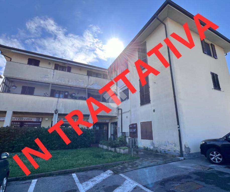 appartamento in vendita a Vernate in zona Pasturago