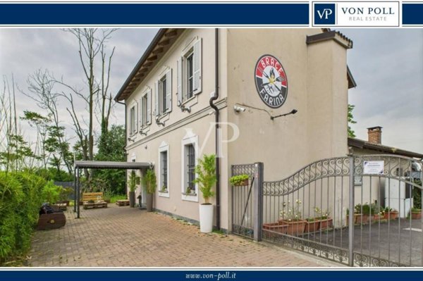 negozio in vendita a Vernate