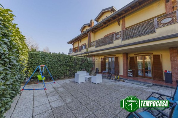 appartamento in vendita a Vernate in zona Coazzano