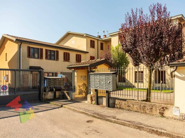 appartamento in vendita a Vernate
