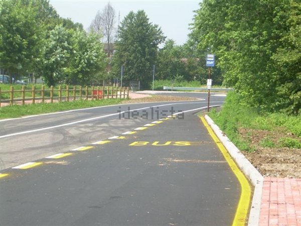 casa indipendente in vendita a Vernate