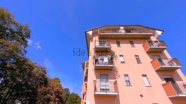 appartamento in vendita a Vernate in zona Moncucco