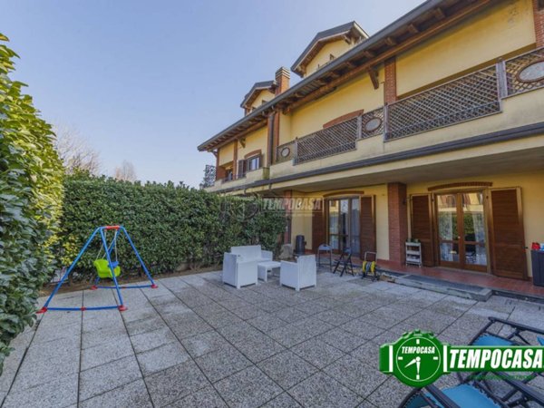 appartamento in vendita a Vernate in zona Coazzano