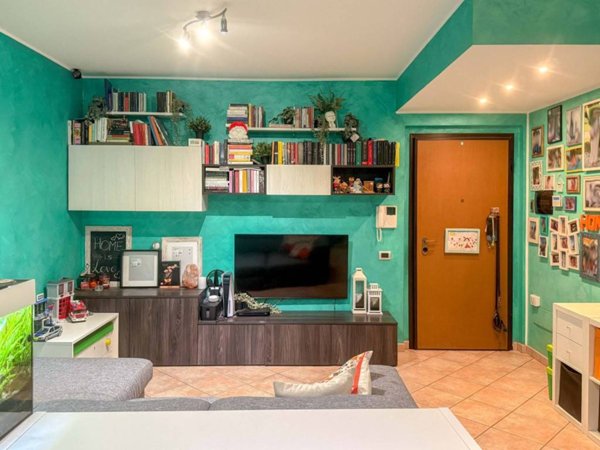 appartamento in vendita a Vernate in zona Moncucco