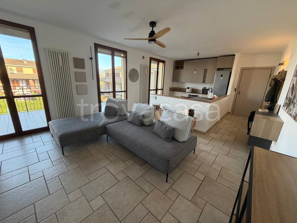 appartamento in vendita a Vernate