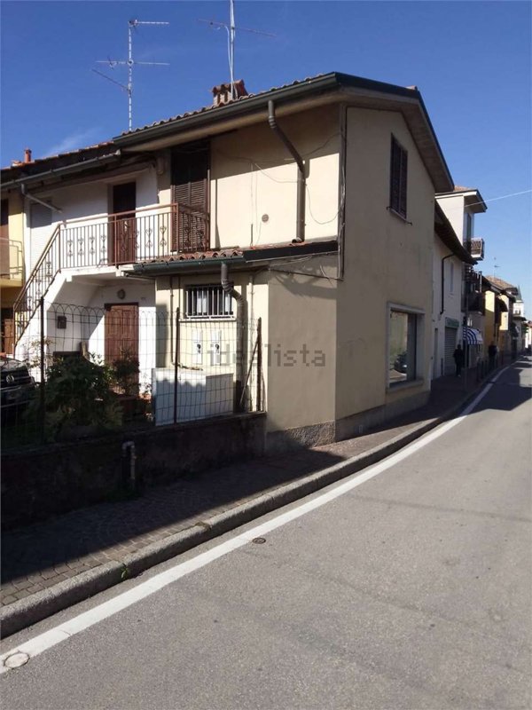 appartamento in vendita a Vernate