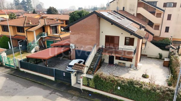 casa indipendente in vendita a Vernate in zona Pasturago