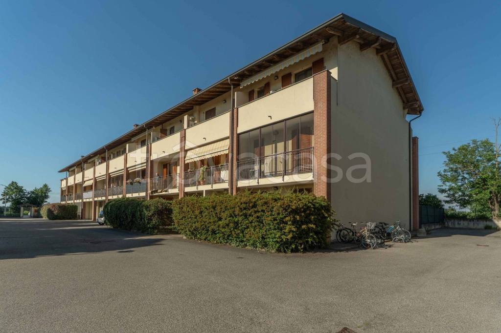 appartamento in vendita a Vernate