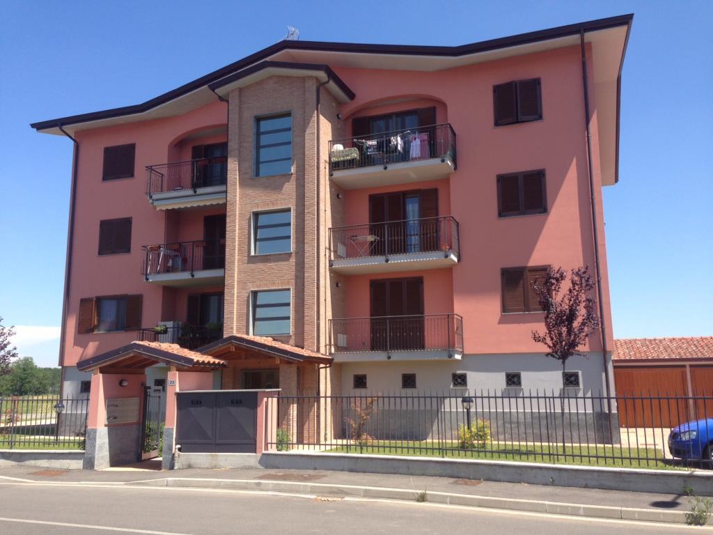 appartamento in vendita a Vernate in zona Moncucco