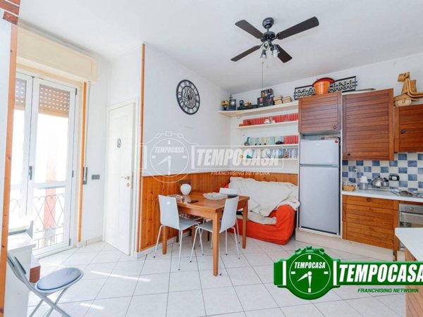 appartamento in vendita a Vernate in zona Moncucco