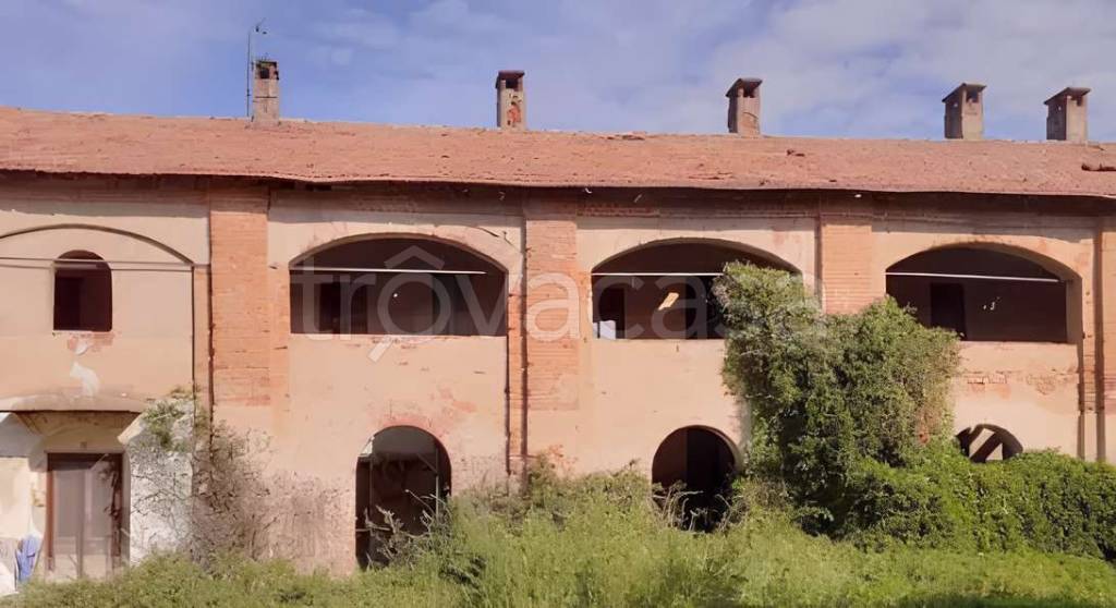 casa indipendente in vendita a Vernate in zona Moncucco