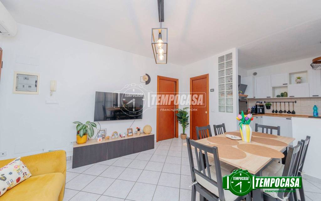 appartamento in vendita a Vernate
