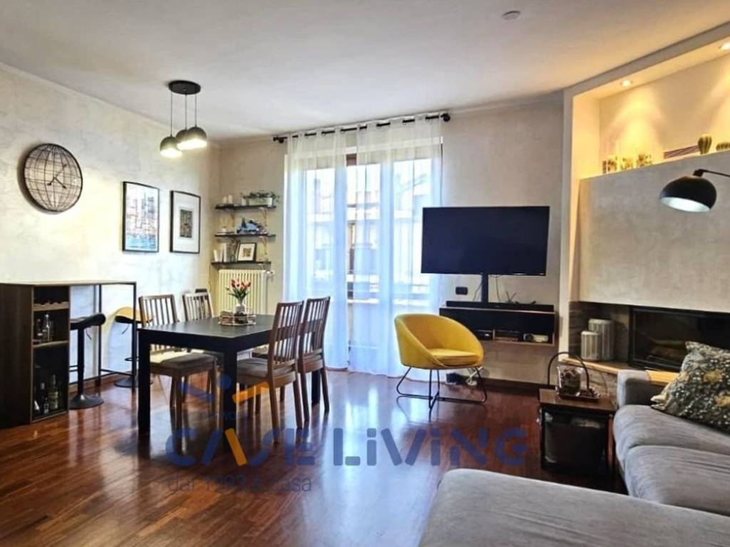 casa indipendente in vendita a Vernate in zona Coazzano