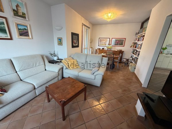 casa indipendente in vendita a Vernate in zona Pasturago