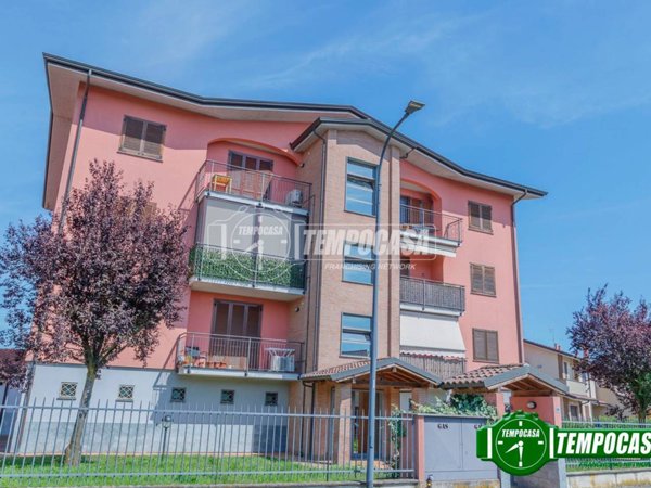 appartamento in vendita a Vernate in zona Moncucco