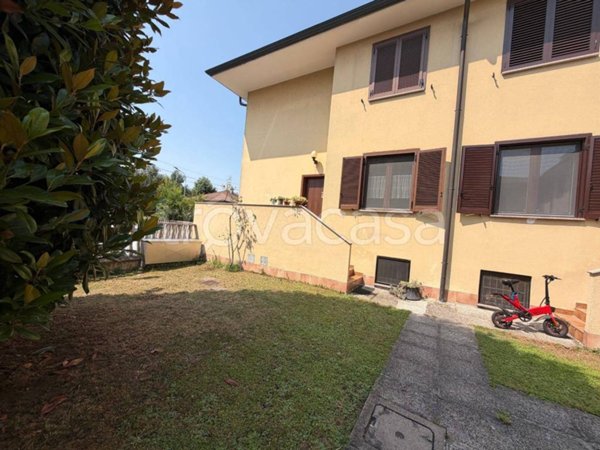 casa indipendente in vendita a Vernate in zona Pasturago