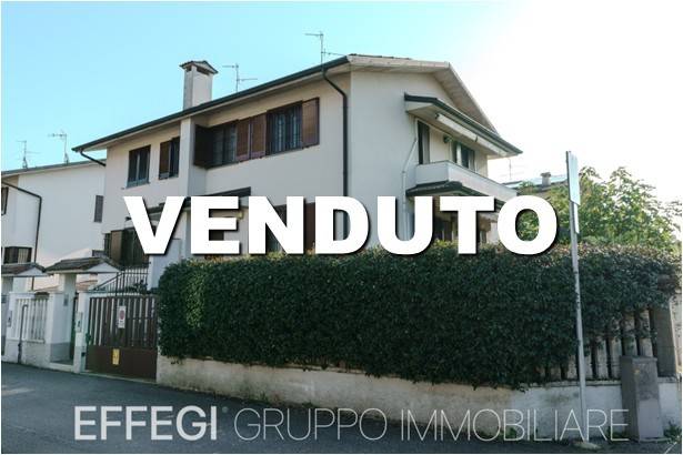 casa indipendente in vendita a Vignate